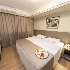 Alta Reggia Plaza Hotel, hotel sa Curitiba
