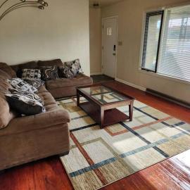 Spacious 4-bedroom home in quiet neighborhood, Hotel in Milwaukee