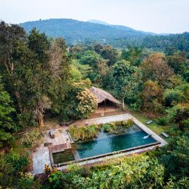 Dudhsagar Plantation، فندق في Cormonem