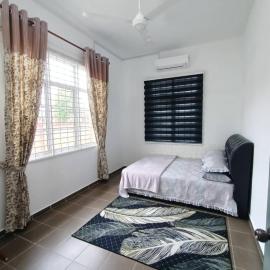 Homestay Kemaman Fyna02 di Bukit Kuang, hotel in Kampong Kemaman
