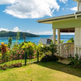 TOP VIEW RETREAT SELFCATERING, Hotel in Anse a La Mouche