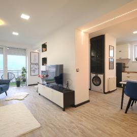 Monos Apartman, hotel in Tatabánya