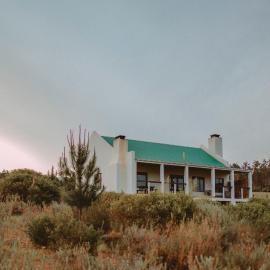 Blue Crane Farm Lodge, hotell i Botrivier