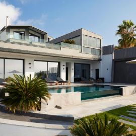 Villa OMNIA - Luxury Bound on Earth, hotel in Nea Moudania