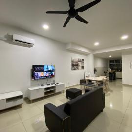 Desaru Happy Guest House E, hotel in Bandar Penawar