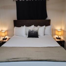 070B Grand Canyon Suite with Kitchenette near South Rim Sleeps 4