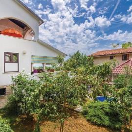 Apartments with parking space Pinezici, Krk - 18967, hotel u Vrhu