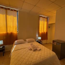 Hotel Colonial Blanco – hotel w mieście Santo Domingo