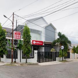 Viesnīca RedDoorz Syariah at Jalan Andalas Padang pilsētā Kampungdurian