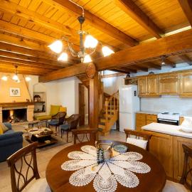 Chrysanthe [ Portaria ] Traditional Pelion House, hotel in Portaria