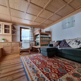 Appartamento ai larici, rustico ed elegante, hotel din Varena