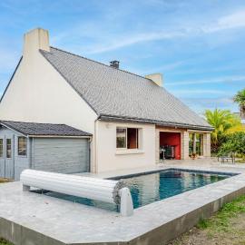 Grande maison pour 10 avec piscine à Sarzeau, hotel en Sarzeau