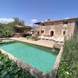 Son Vell. Mallorca. Casa amb piscina ecològica.
