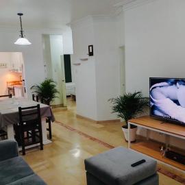 Large 2-Bedroom Apartment, close to the American Consulate, hotel em Guayaquil