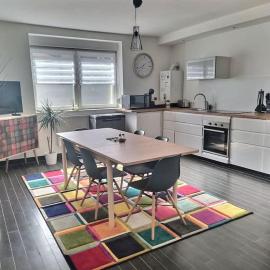 Maison spacieuse 240m² - 7chambres - 16pers', hotel a Woippy