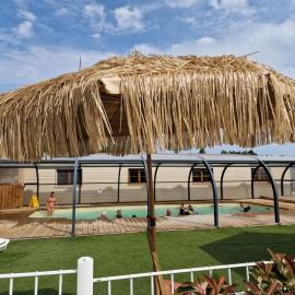 Camping Les P'tites Maisons dans la Prairie, hotel a Sallertaine