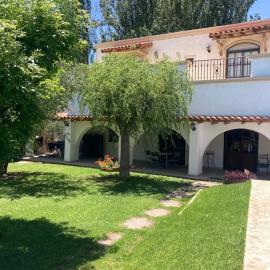 NUESTRA CASA EN CHACRAS DE CORIA (Bª PRIVADO), hotel in Chacras de Coria