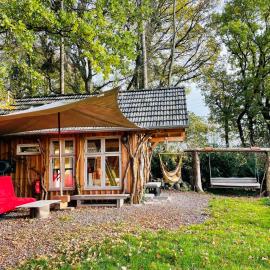 Tiny House/Waldhaus - Westerwald – hotel w mieście Kraam