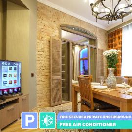 OldRigaLuxApart free parking، فندق في ريغا