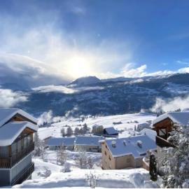 Ten minutes from Lenzerheide, hotel v mestu Brienz