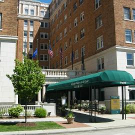 Knickerbocker on the Lake: Milwaukee şehrinde bir otel