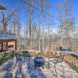 Gray Home w/ View of Boone Lake + Fire Pit!, hotel di Gray