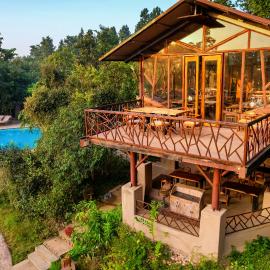 Kanha Jungle Camp, готель у місті Канга