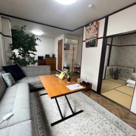 Old modern house in Nara Second, ξενοδοχείο σε Nara