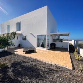 Azur Arts Lanzarote Lofts、ティナホのホテル