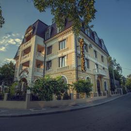 Hotel Eden, hotel in Iaşi