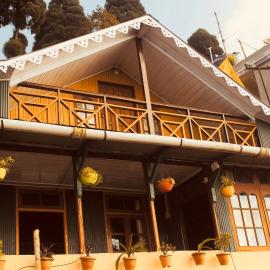 Ridge View Chalet Homestay, Hotel in Darjeeling