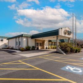 Quality Inn & Suites New Hartford - Utica, hotel u gradu 'Utica'