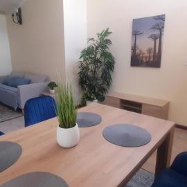 Impala Suite -Entire Unit- 2 bedroom with 1 ensuite bathroom