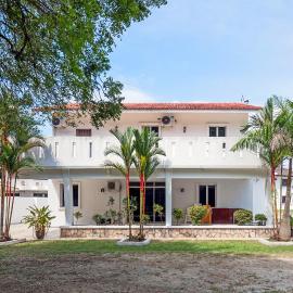 Seaside Private Bungalow, Tg Bungah, Hotel in Tanjung Bungah