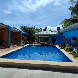 R&D Traveller's Inn, hotel ad Anda