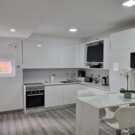 Mikaela Guest House, hotel Odivelasban