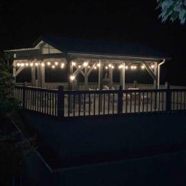 Bills Bungalow on Lake Burton with Top Dock and Patio, hotel in Clayton
