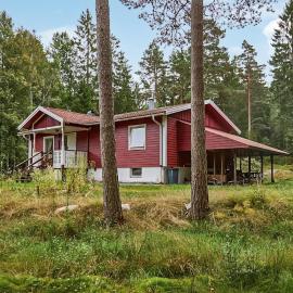 Cozy Home In Henån With Sauna, хотел в Henån