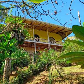Cabañas Tico Gringo, hotel in Drake