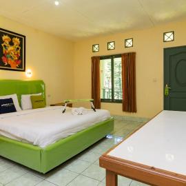 Urbanview Hotel Griya Astoeti 2 Cisarua Puncak, hotel a Kopo 2
