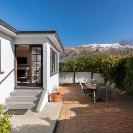 Townside Treat - Wanaka Holiday Home
