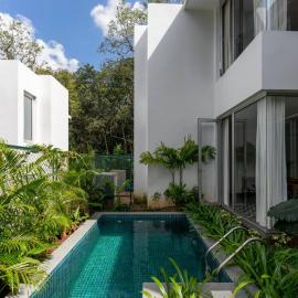 La Avila by The Blue Kite - 2 BHK Villas near Morjim Beach with Private Pool, Kitchen, Balcony & Security: Siolim şehrinde bir otel