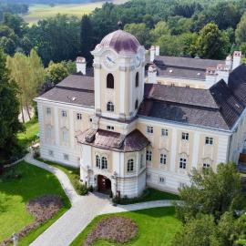 Schlosshotel Rosenau Superior، فندق في Schloss Rosenau