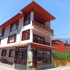 Posada J