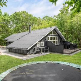 3 Bedroom Stunning Home In Ansager, hotel a Ansager