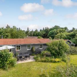 Beautiful Home In Vinderup With Kitchen