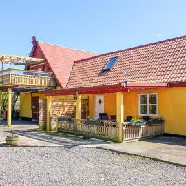 2 Bedroom Pet Friendly Home In Nexø, hotel v destinaci Neksø