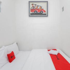 RedDoorz Syariah near Universitas Jember, hotel em Jember