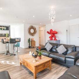 - LUXUEUX CASA SELVA - Parking Gratuit - Spacieux - balcon - Wifi, hotel u gradu Viriat
