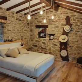 A curuxa casa rural، فندق في El Mazo